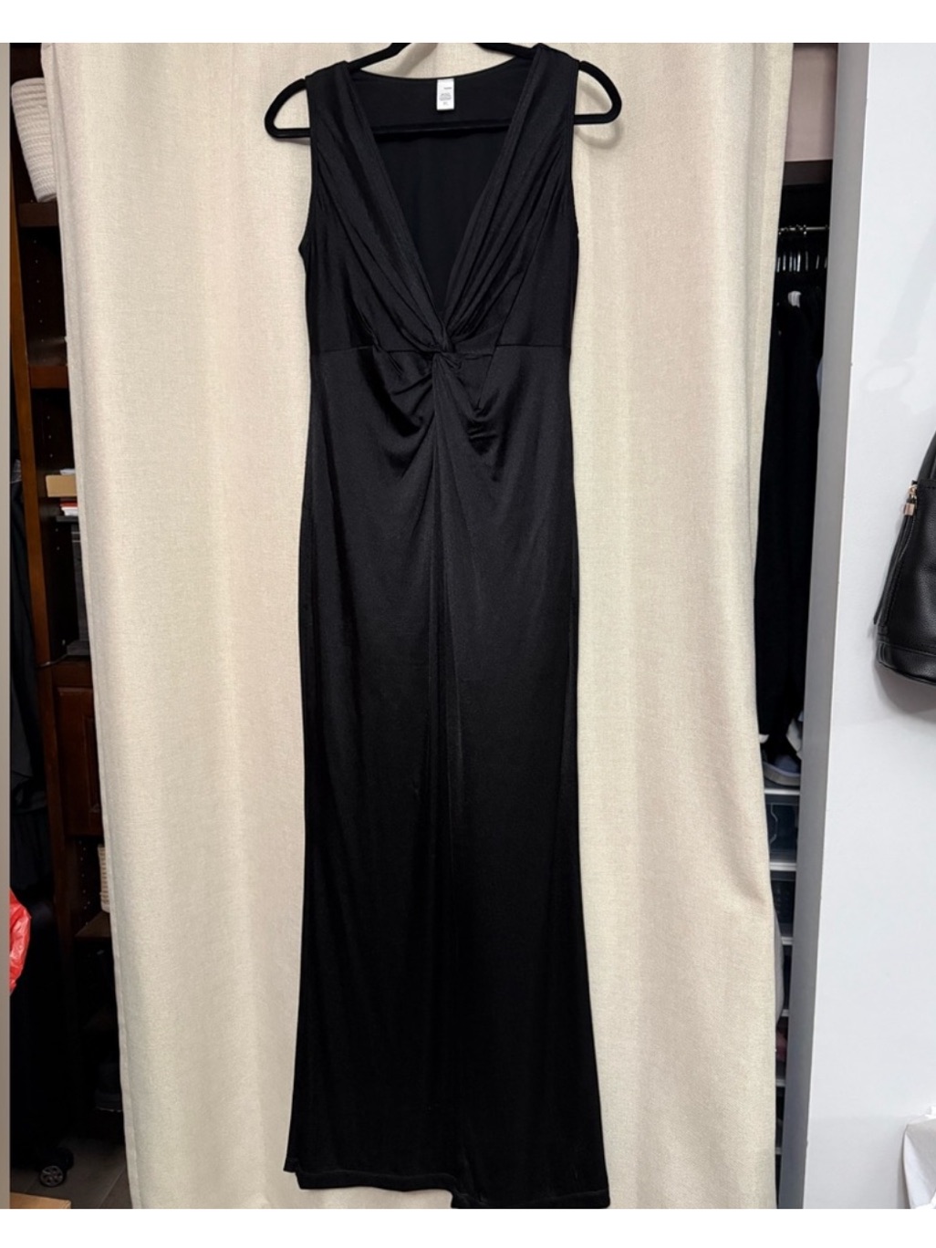 Popilush Black Twist-Front Sleeveless Maxi Dress